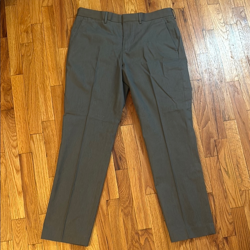 Men's Classic Gray Pants/ Express Mens Photographer